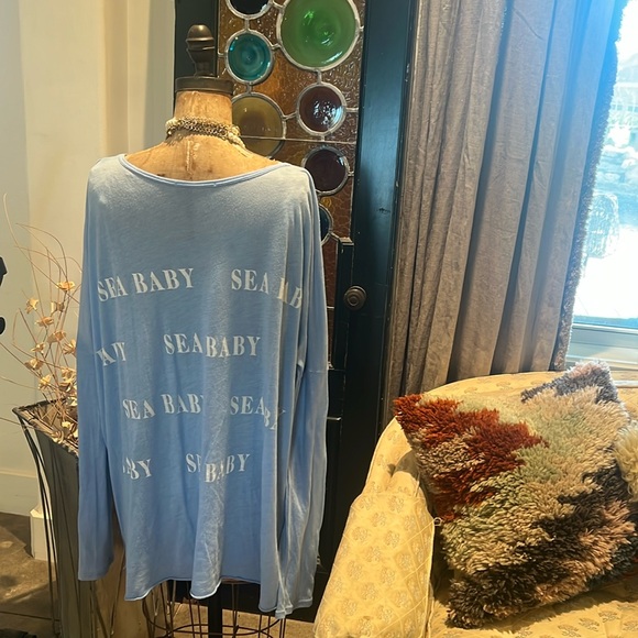 WILDFOX ~ M~ Blue 'Sea Baby' Graphic Long Sleeve - Picture 12 of 17